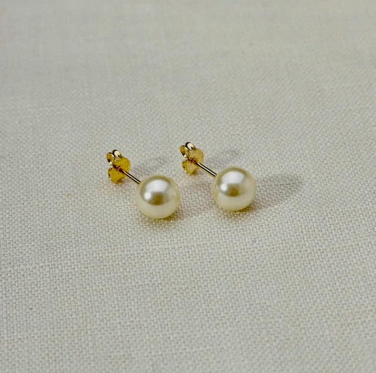 Pearl studs